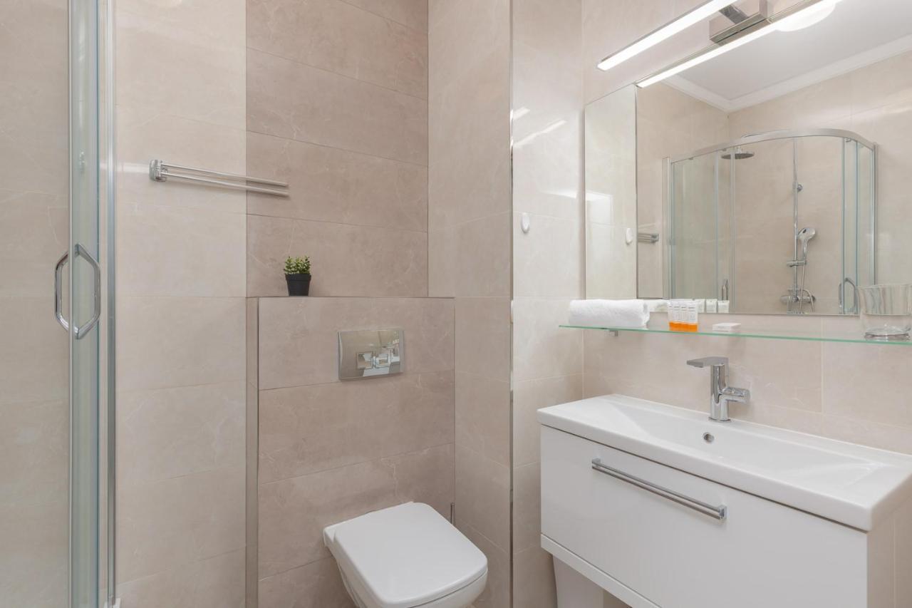 Dzielna Apartment Warsaw Wola By Noclegi Renters Экстерьер фото
